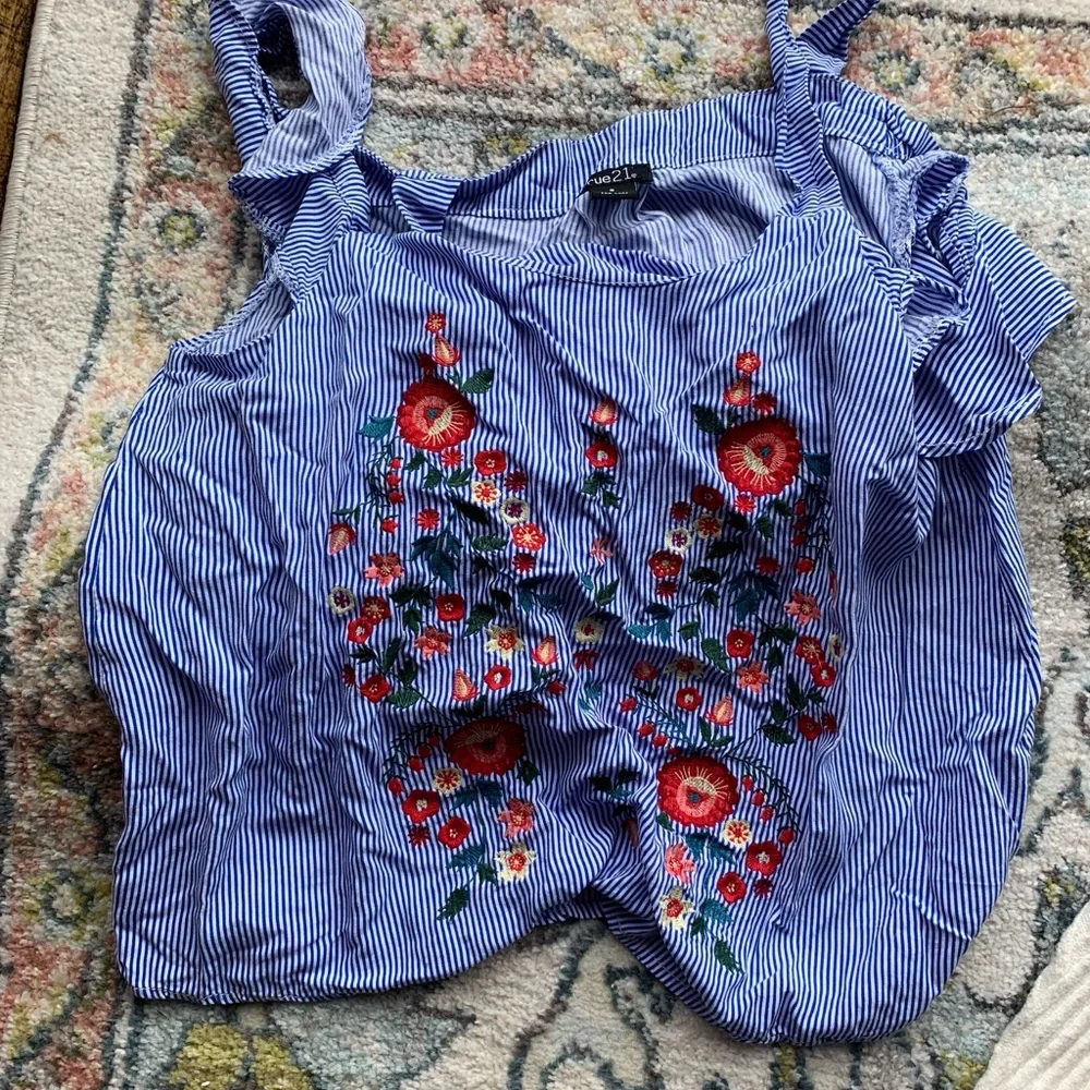 Women’s Clothing Lot - Size Small - Picture 15 of 16